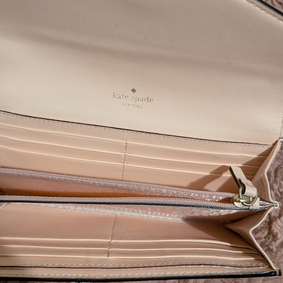 Kate spade wallet for women. - Picture 5 of 5